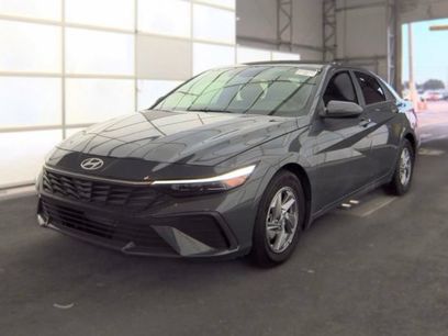 Used 2024 Hyundai Elantra SE