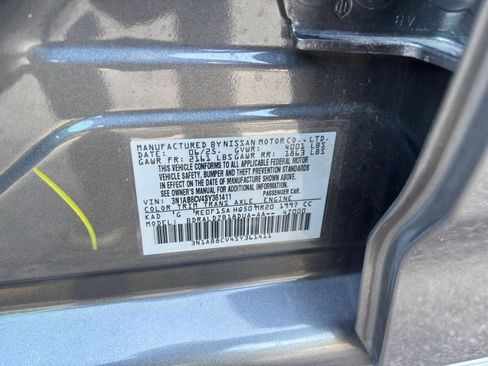 Used 2025 Nissan Sentra SV FWD image 25