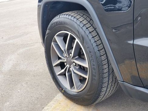 Used 2020 Jeep Grand Cherokee Limited image 32