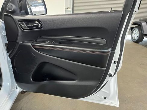 Used 2025 Dodge Durango GT AWD/4WD image 12