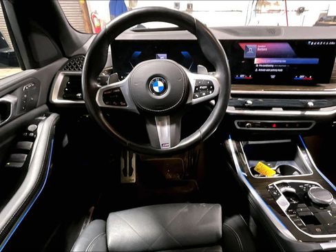 Used 2023 BMW X7 xDrive40i w/ M Sport Package image 6