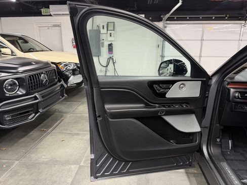 Used 2022 Lincoln Aviator Reserve w/ Equipment Group 201A image 21