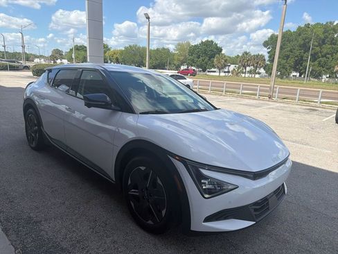 Used 2025 Kia EV6 Light w/ Light LR Technology Package image 1