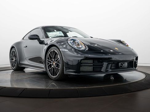 New 2026 Porsche 911 Carrera RWD image 9