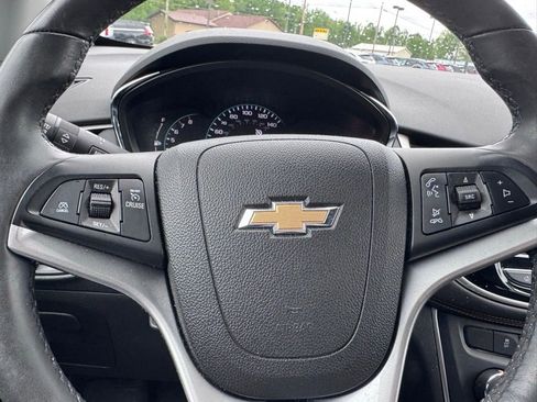 Used 2018 Chevrolet Trax LT w/ Redline Edition AWD/4WD image 17
