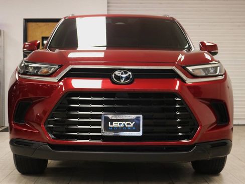 Used 2024 Toyota Grand Highlander AWD image 4