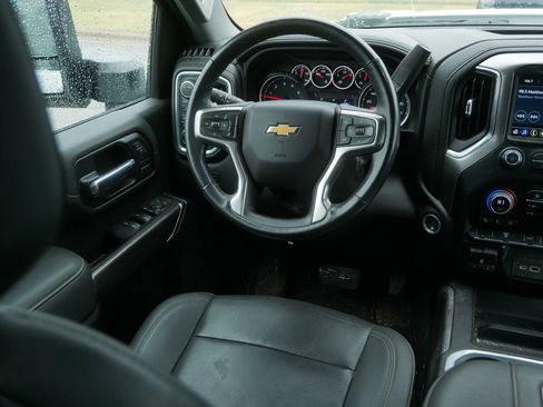 Used 2022 Chevrolet Silverado 3500 LTZ AWD/4WD image 9