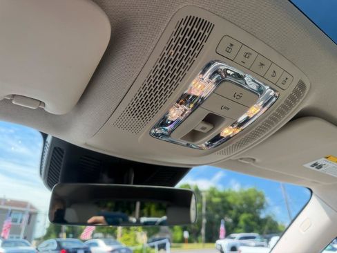 Used 2021 Mercedes-Benz GLB 250 4MATIC image 14