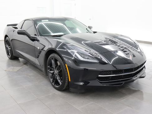 Used 2015 Chevrolet Corvette Stingray Coupe image 2