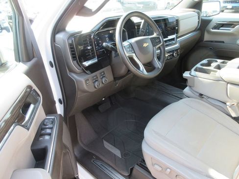 Certified 2023 Chevrolet Silverado 1500 LT AWD/4WD image 16