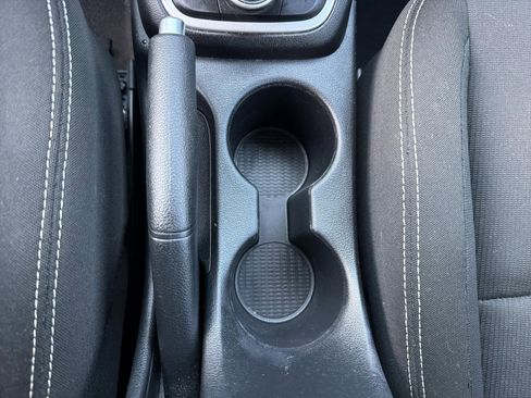 Used 2024 Hyundai Venue SEL image 19