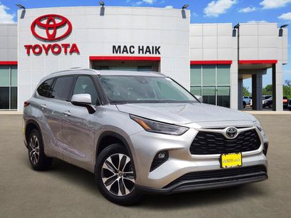 Used 2022 Toyota Highlander XLE