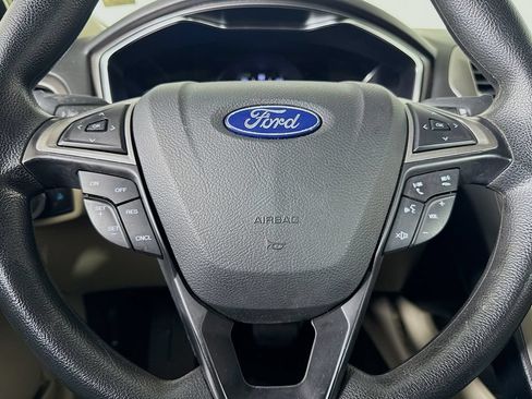 Used 2019 Ford Fusion SE FWD image 35