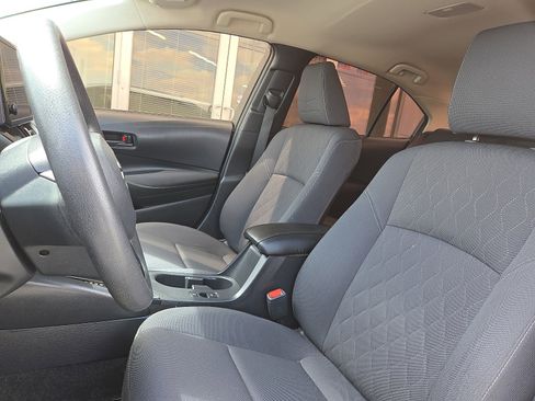 Used 2023 Toyota Corolla LE image 9