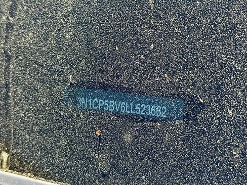 Used 2020 Nissan Kicks S image 3