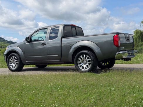 Used 2006 Nissan Frontier SE RWD image 3