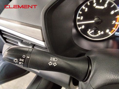 Used 2024 Nissan Altima 2.5 SV image 14