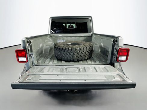 Used 2022 Jeep Gladiator Mojave w/ Cold Weather Group AWD/4WD image 29