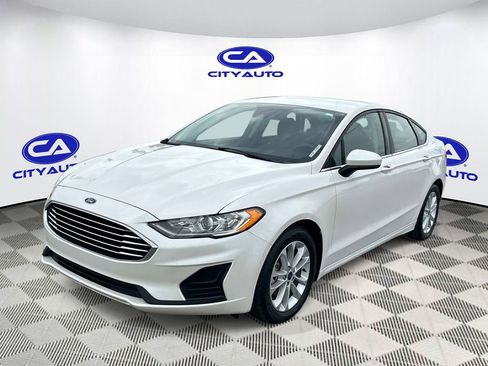 Used 2020 Ford Fusion SE FWD image 1