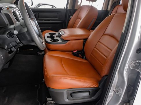 Used 2019 RAM 1500 Tradesman w/ Tradesman SXT Package RWD image 29