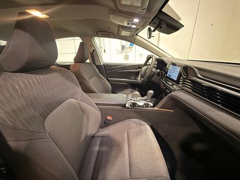 Used 2025 Toyota Camry LE FWD image 28