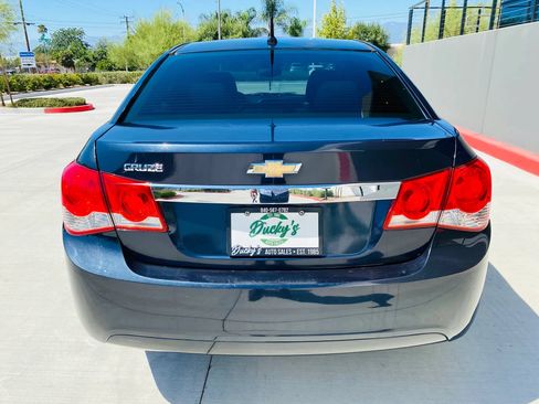 Used 2014 Chevrolet Cruze LS FWD image 4