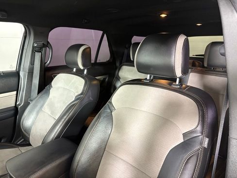 Used 2017 Ford Explorer XLT w/ Equipment Group 202A image 35