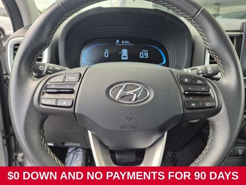 Used 2025 Hyundai Venue SEL FWD image 21