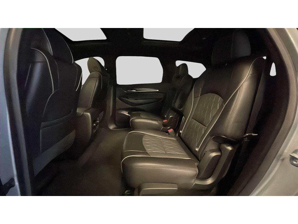 Used 2023 Buick Enclave Avenir w/ Avenir Technology Package AWD/4WD image 16