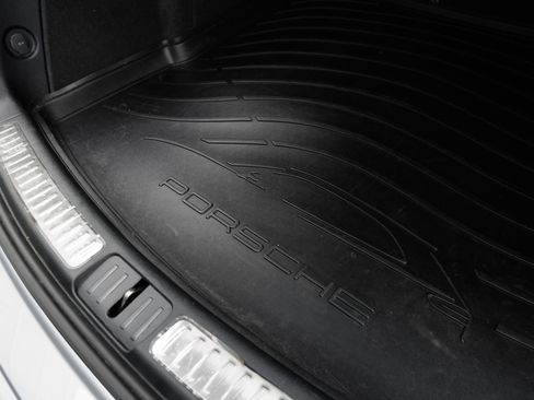 Certified 2026 Porsche Macan AWD/4WD image 27