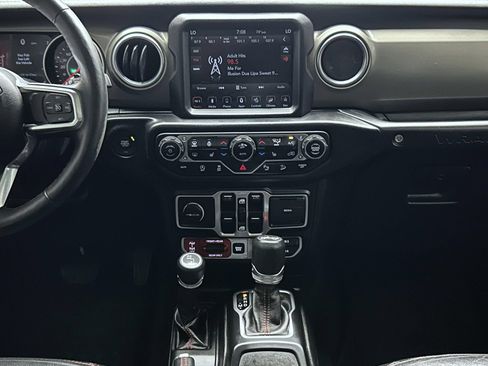 Used 2018 Jeep Wrangler Unlimited Rubicon AWD/4WD image 13
