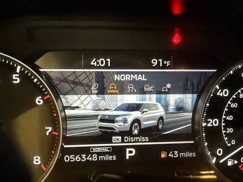 Used 2024 Mitsubishi Outlander SE FWD image 34