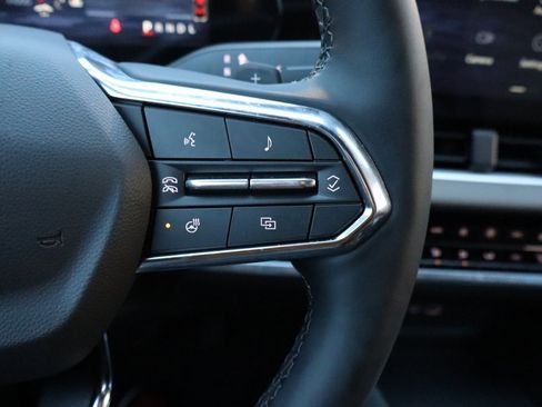 New 2026 Chevrolet Equinox LT w/ Convenience Package II image 7