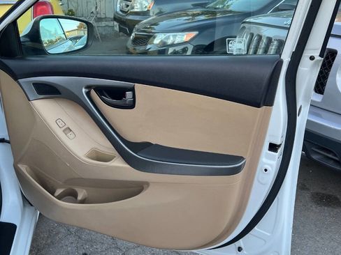 Used 2013 Hyundai Elantra GLS image 18