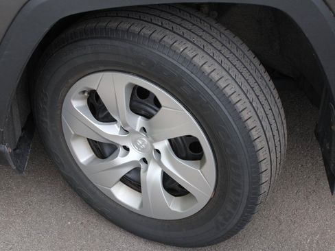 Used 2023 Toyota RAV4 LE AWD/4WD image 16