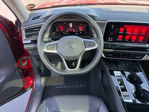Used 2024 Volkswagen Atlas SEL AWD/4WD image 13