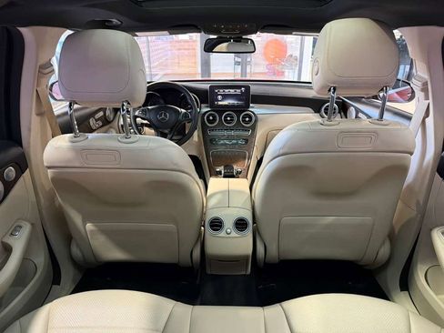 Used 2018 Mercedes-Benz GLC 300 4MATIC w/ Multimedia Package image 45