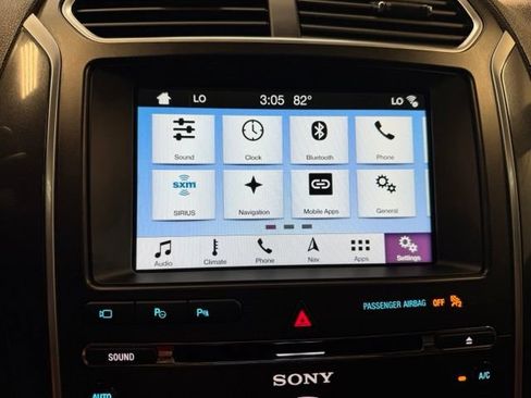 Used 2018 Ford Explorer Limited w/ Equipment Group 301A AWD/4WD image 23
