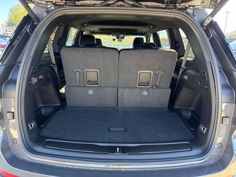 Used 2025 Jeep Grand Cherokee L Altitude image 9