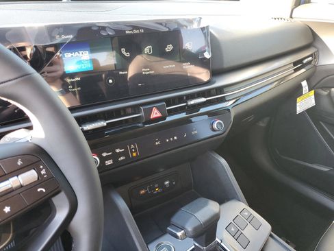 New 2026 Kia Sportage EX FWD image 19