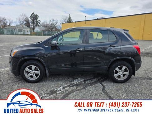 Used 2015 Chevrolet Trax LS image 2