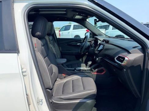 Certified 2023 Chevrolet TrailBlazer RS w/ Sun and Liftgate Package AWD/4WD image 10
