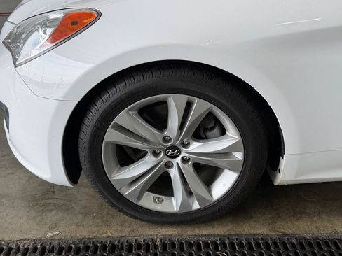 Used 2012 Hyundai Genesis 2.0T Premium RWD image 38
