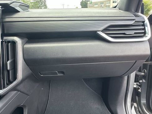 Used 2025 GMC Acadia Elevation w/ LPO, Roadside Safety Package AWD/4WD image 28