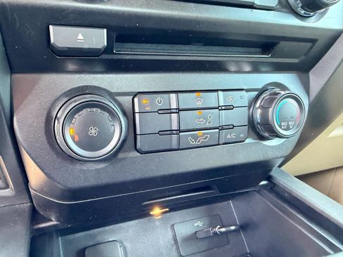 Used 2016 Ford F150 XLT RWD image 43
