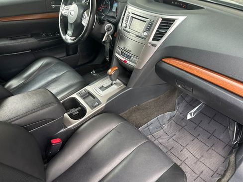 Used 2013 Subaru Outback 2.5i Limited w/ Moonroof Pkg AWD/4WD image 16
