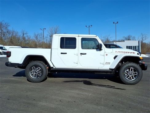 New 2026 Jeep Gladiator Mojave image 8