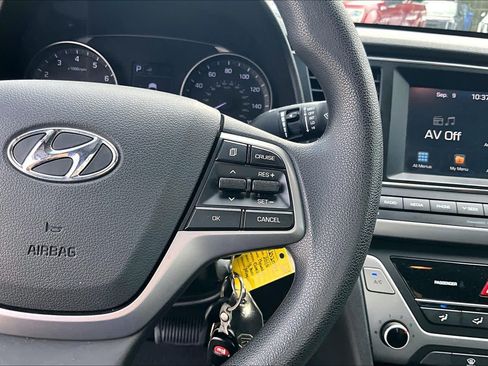 Used 2018 Hyundai Elantra SEL FWD image 23