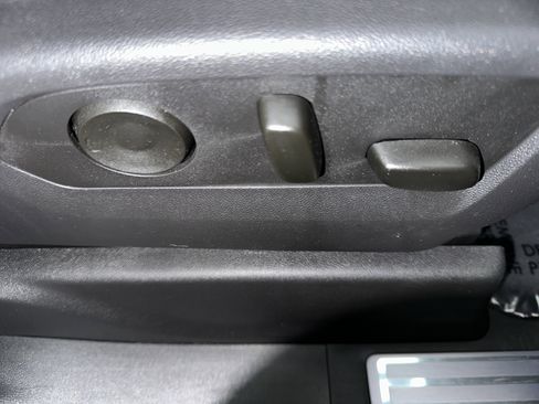 Used 2025 GMC Sierra 1500 SLT image 26