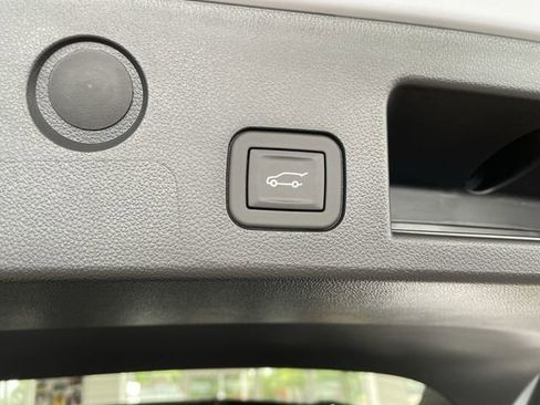 New 2026 Chevrolet Equinox RS w/ Convenience Package III AWD/4WD image 5